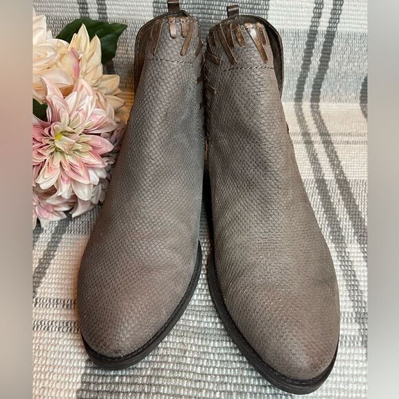 OTBT Santa Fe Textured half boot Size 8.5 - Picture 3 of 6